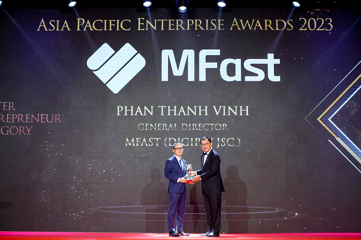 Chủ tịch Phan Thanh Vinh nhận giải "Doanh nhân xuất sắc Châu Á" 2023